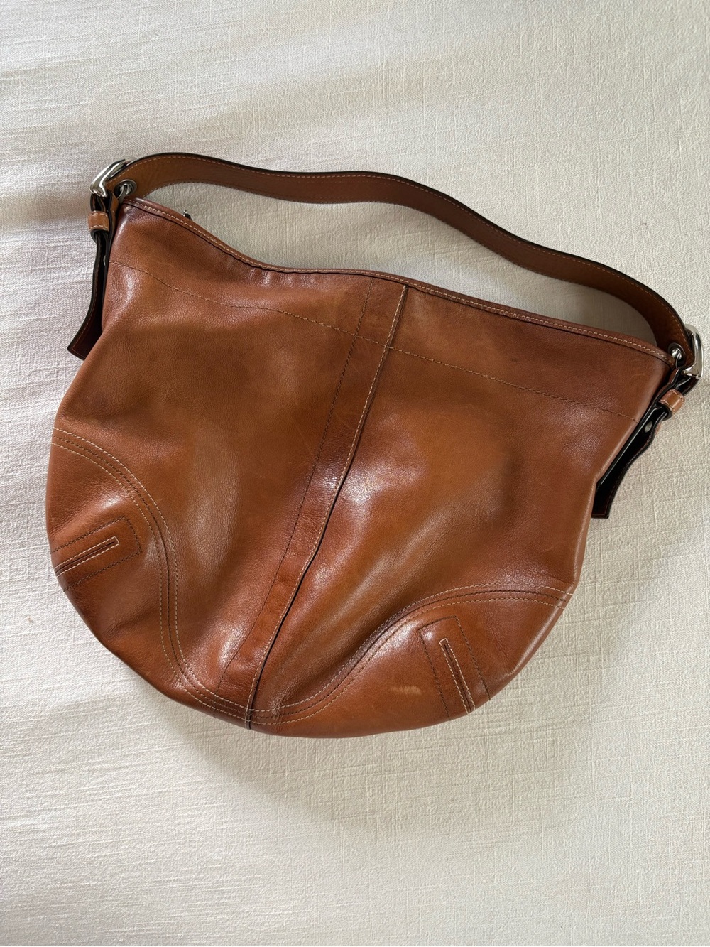 Authentic Vintage Coach Leather Hobo Shoulder Bag in Cognac Brown